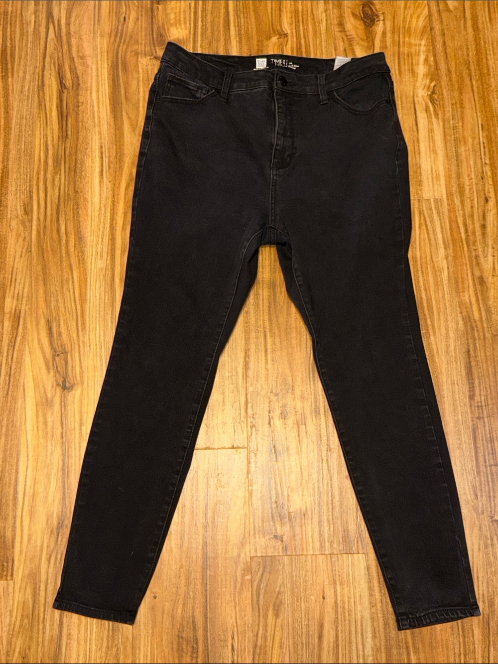 Time and tru
women 14 large
high-rise skinny jeans pants black stretch ankle